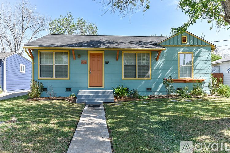 1st image of 427 N Meadowlane Dr #1
