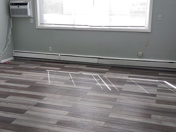 3rd image of 3112 Minnehaha Ave APT 303