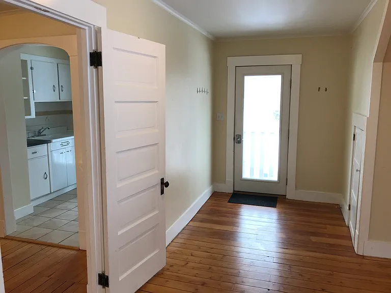 South Bedroom / 2nd entrance