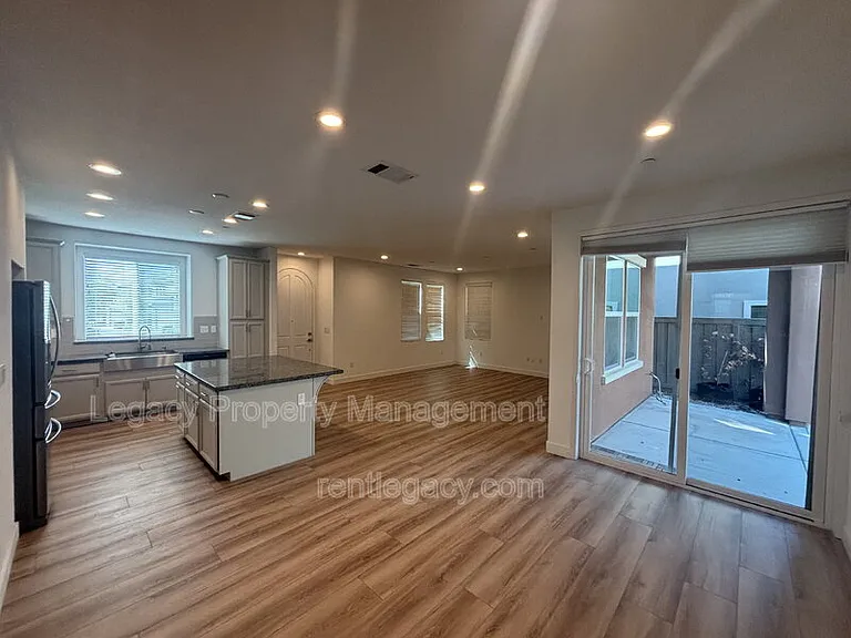 3568 Troy Dalton St — Photo 6