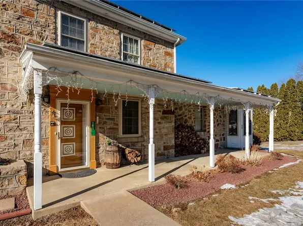 161 Mill Dr W, Tamaqua, PA 18252