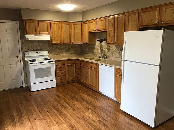 3rd image of 4417 Aristocrat Ln