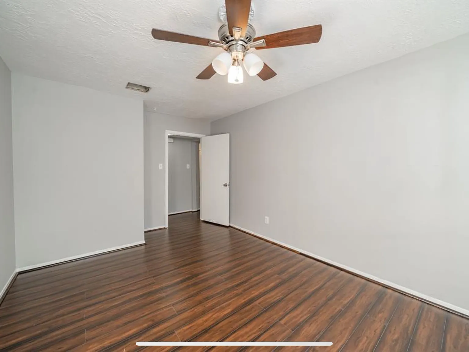 2 bed, 1136 sqft, $1,450 — Photo 4
