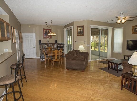 2nd image of 1000 Royal Troon Ln
