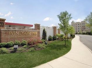 2416 Windsor Park Ct #126, Englewood, NJ 07631