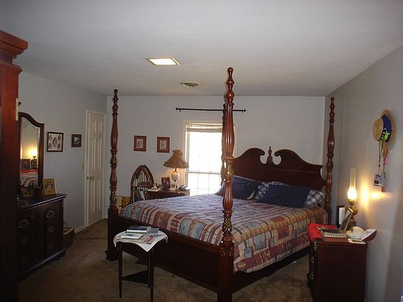 Master 24 x 14 w/ bath