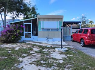 11B Lake Breeze Dr, Tavares, FL 32778