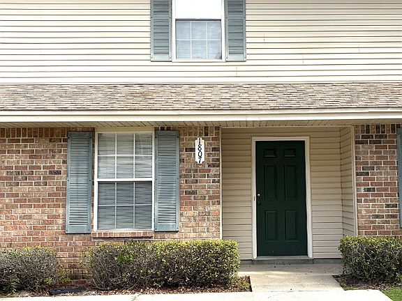 2nd image of 1807 Treeline Ct