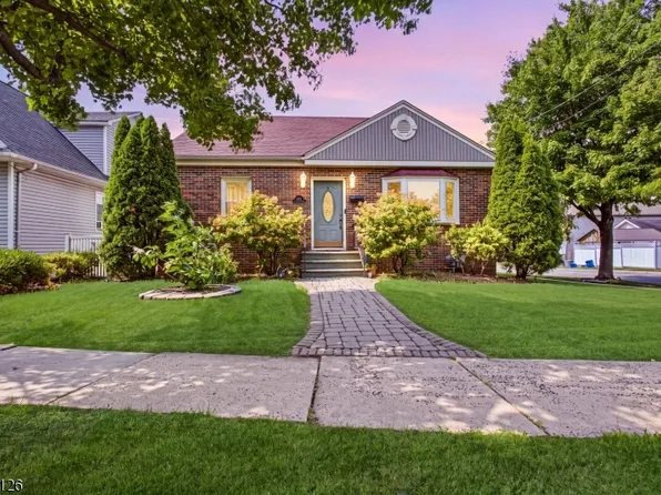 640 New York Ave, Lyndhurst Twp., NJ 07071