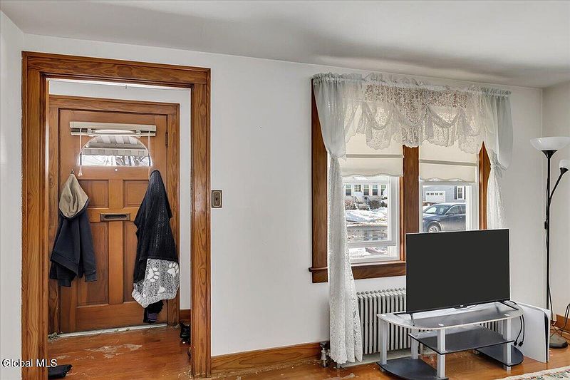 2nd image of 1034 Wallace Avenue