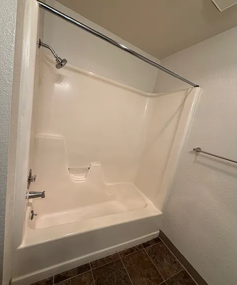 Cheryl Lynn Apartments — Photo 10