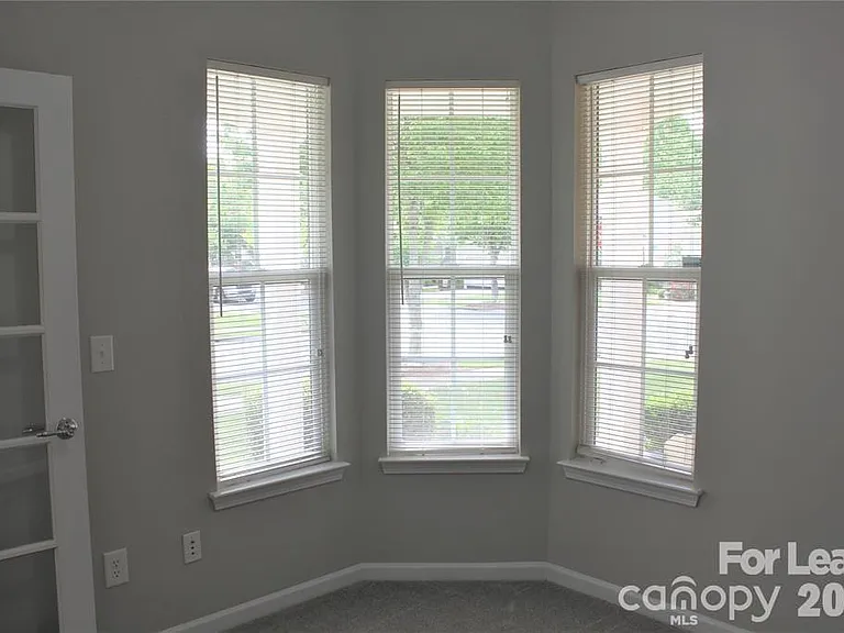 17534 Hawks View Dr — Photo 15