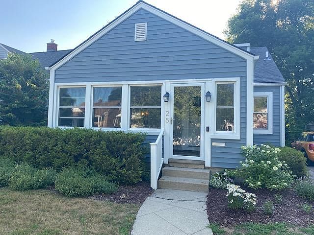 Inviting front enterance