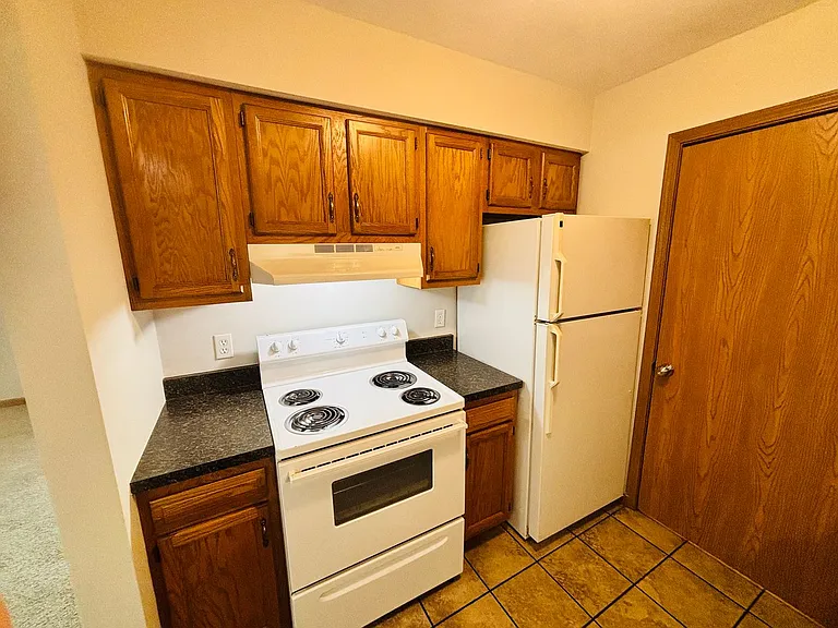 Shadow Ridge Apartments — Photo 31