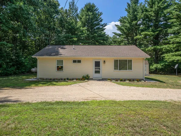 3979 Pfeiffer Ct, Morley, MI 49336