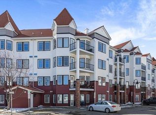 30 NE Royal Oak Plz NW #326, Calgary, AB T3G0C1