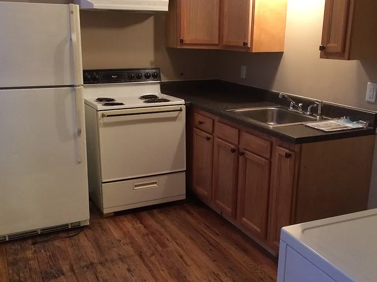 112 E Washington St — Photo 5