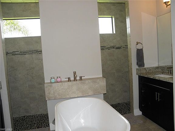 5th image of 2208 SW 26th St