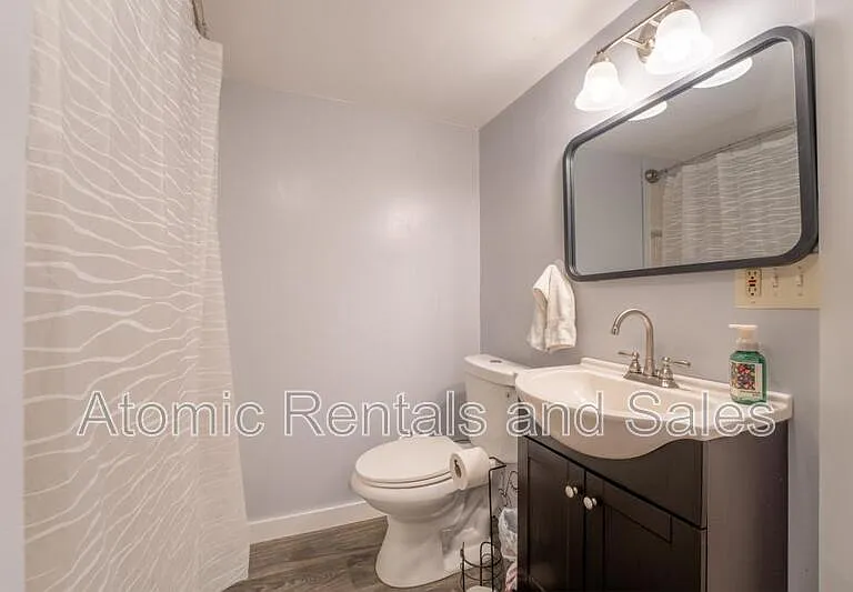 703 W 2nd Ave — Photo 16