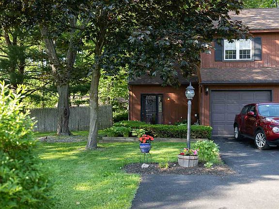 2nd image of 23B Woodcliffe Dr
