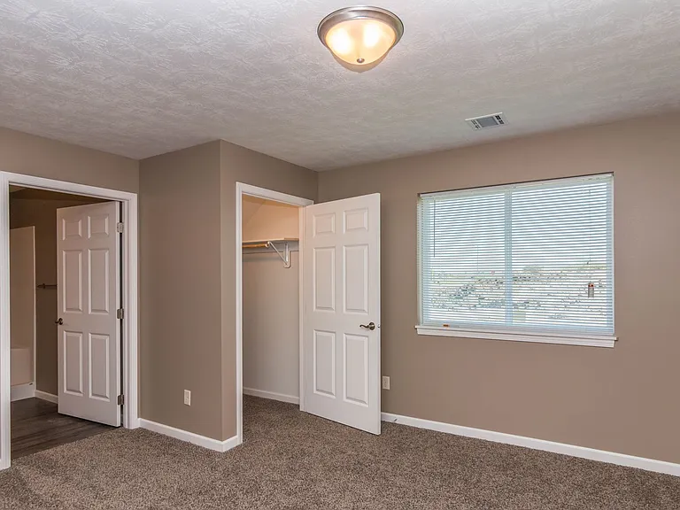 406 W Barker Pl — Photo 9