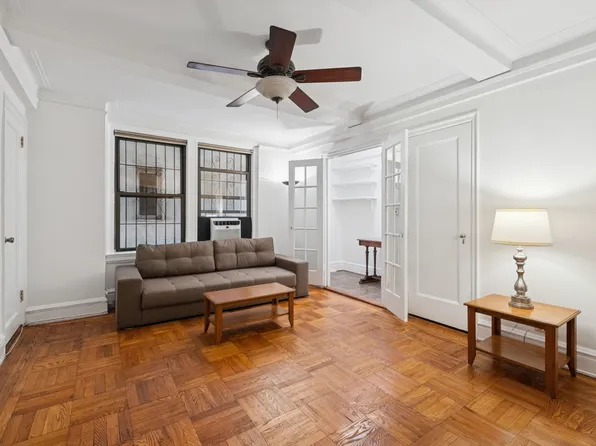 333 East 53rd Street image 8 of 12