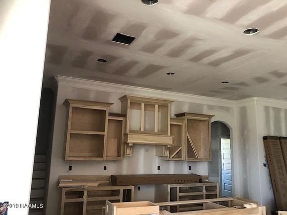 4th image of 408 N Montauban Dr