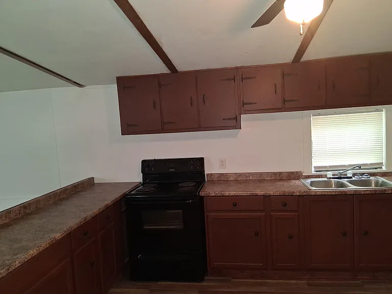 513 Winship Rd — Photo 6