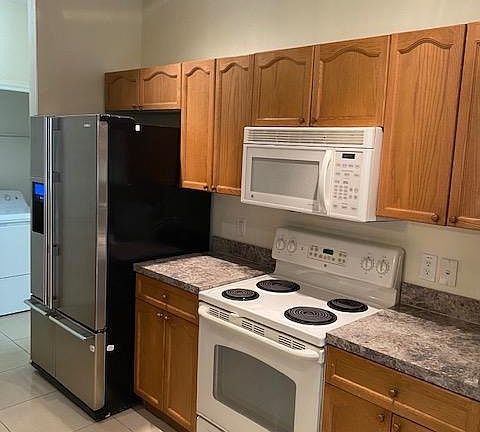 4th image of 3687 Oakdale 105 Cir
