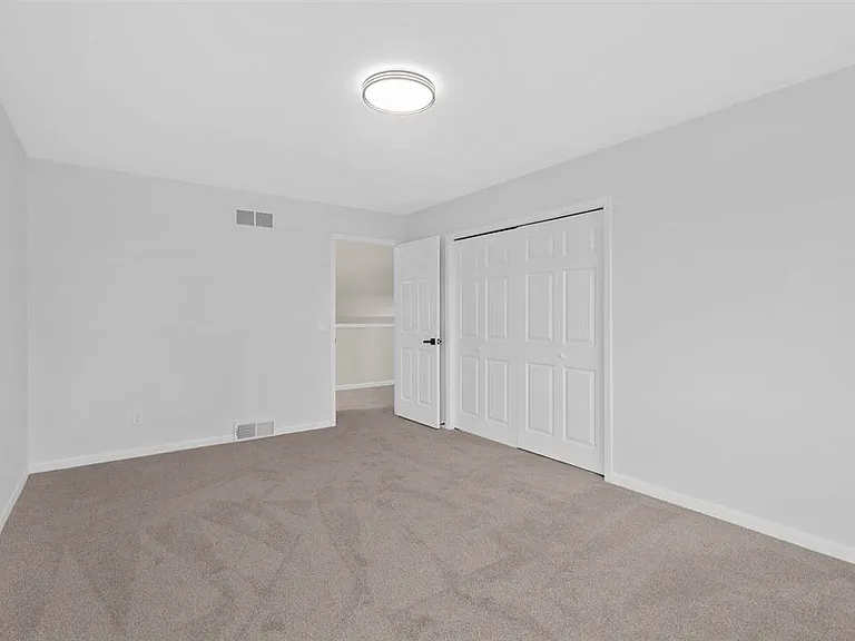 640 Tower Dr #1 — Photo 25