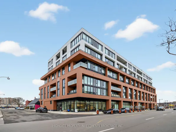 2720 Dundas St W, Toronto, ON