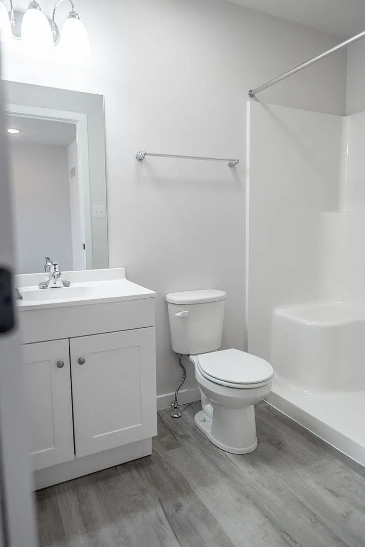 New 3 Bed/2.5 Bath Townhouse Rentals Spring Grove School District - Pointer Court — Photo 2