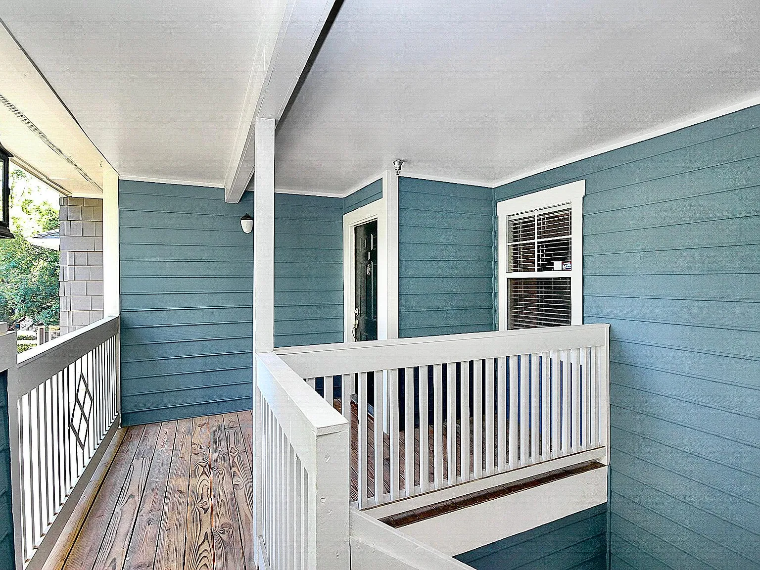 2 bed, 1295 sqft, $2,645 — Photo 2