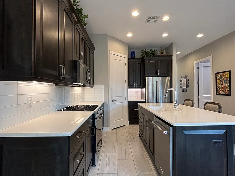 4849 S Martin Dr — Photo 10
