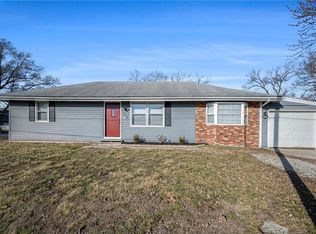 200 N Clark St, Kearney, MO 64060