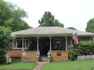 916 Mounts Rd, Washington, PA 15301