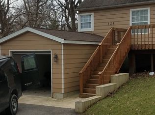 121 Brook St, Algonquin, IL 60102