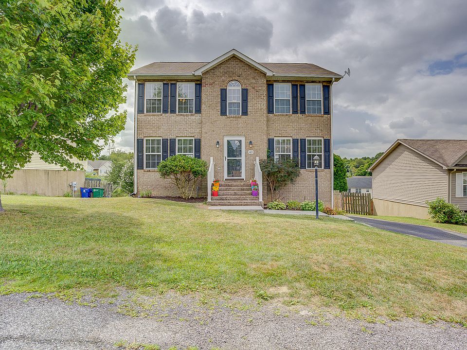 1st image of 40 Camellia Ln NW