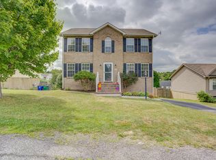40 Camellia Ln NW, Christiansburg, VA 24073