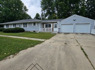 704 3rd St, Reinbeck, IA 50669