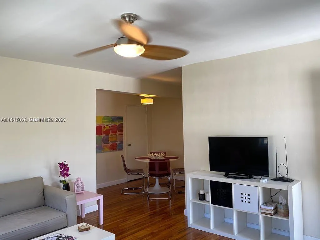 1 bed, 650 sqft, $1,800 — Photo 3