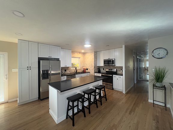 5th image of 7937 W Chestnut Dr