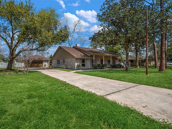 2nd image of 210 Ridgemont Dr