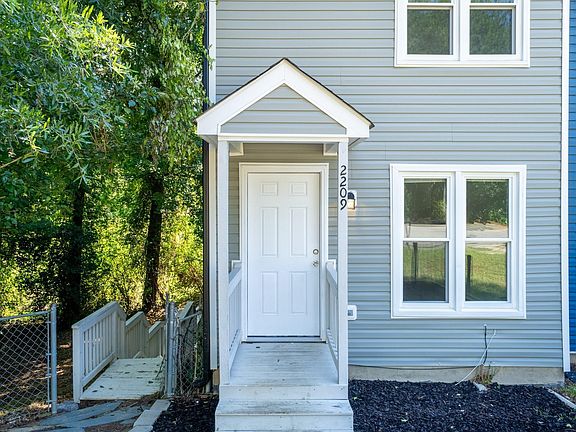 4th image of 2209 Quartz Ct