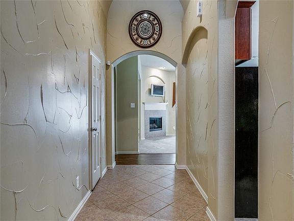 3rd image of 1022 Hollow Creek Dr