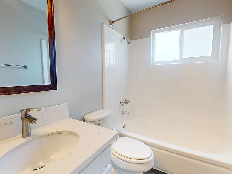 The Capri Apartments — Photo 27
