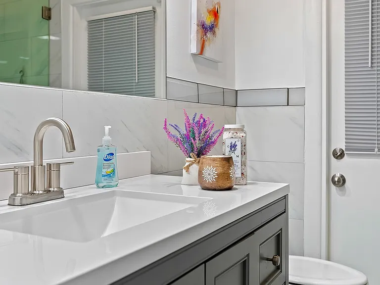Bayview Dr — Photo 18