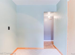 929 E Morehouse Ave, Hazel Park, MI 48030