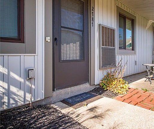 2nd image of 2781 Mull Ave #8C