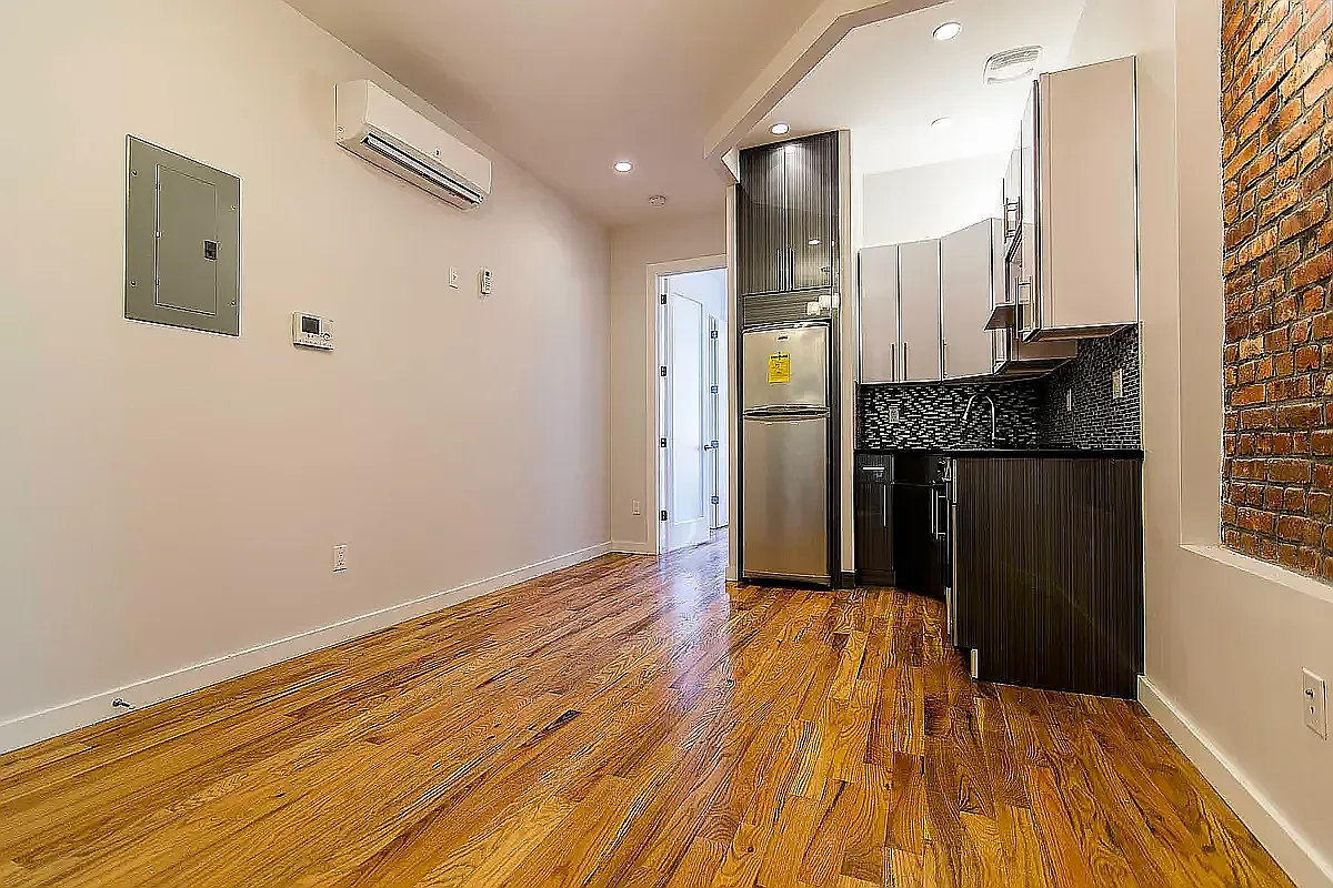 381 South Third Street — Photo 2
